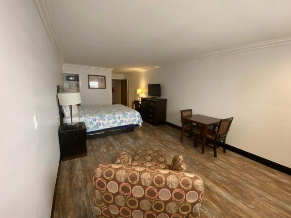 Ocean Surf Inn & Suites image 106