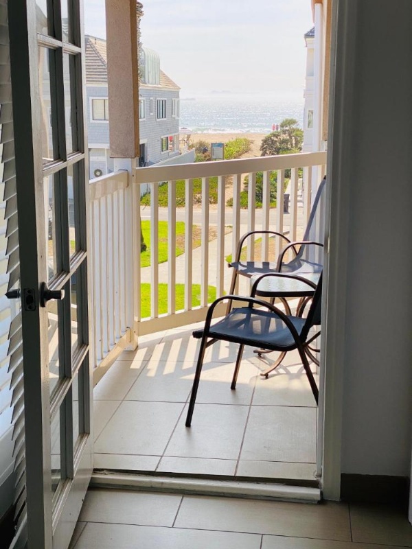 Ocean Surf Inn & Suites image 62