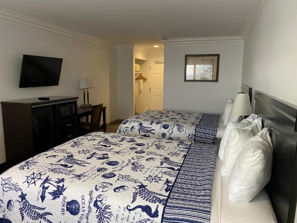 Ocean Surf Inn & Suites image 66