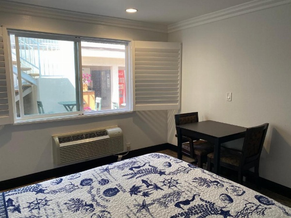 Ocean Surf Inn & Suites image 68