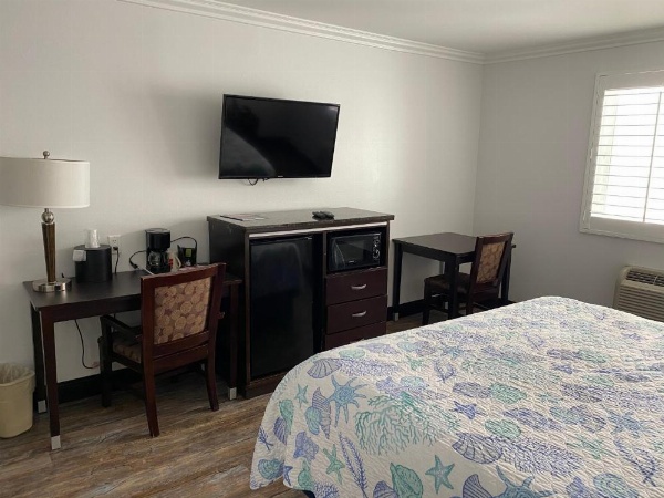 Ocean Surf Inn & Suites image 80