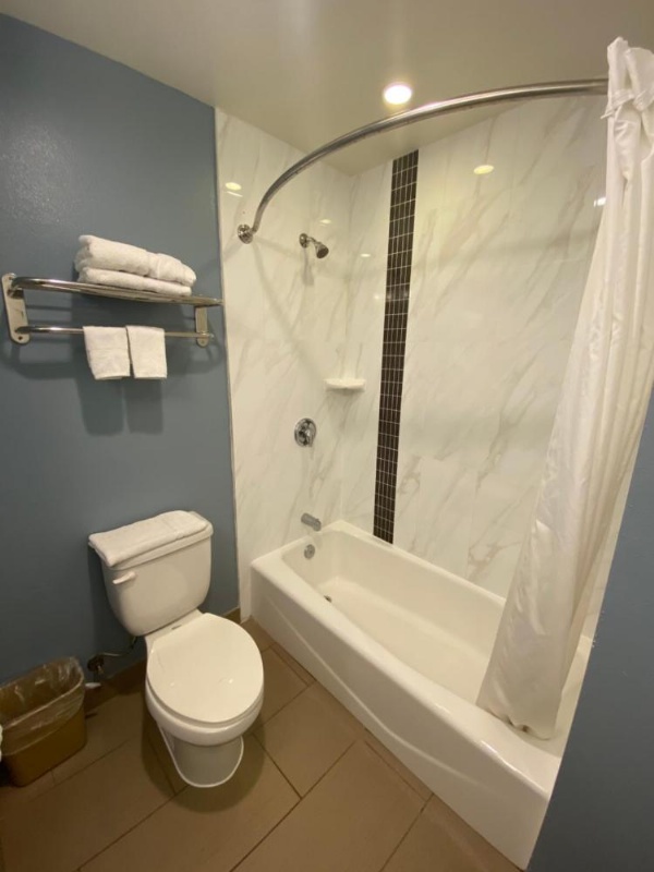 Ocean Surf Inn & Suites image 96