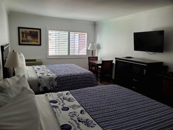 Ocean Surf Inn & Suites image 98